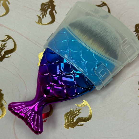 NEW Contour, foundation , blending mermaid 2pc. make up brush set. PRICE FIRM - Picture 7 of 15
